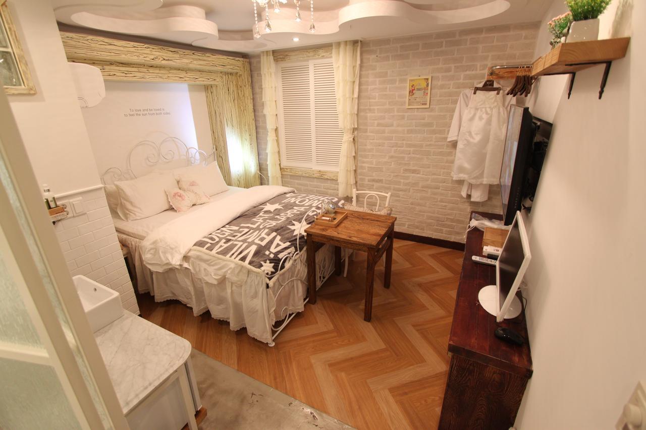 February Hotel Hwanggeum Тегу Екстер'єр фото