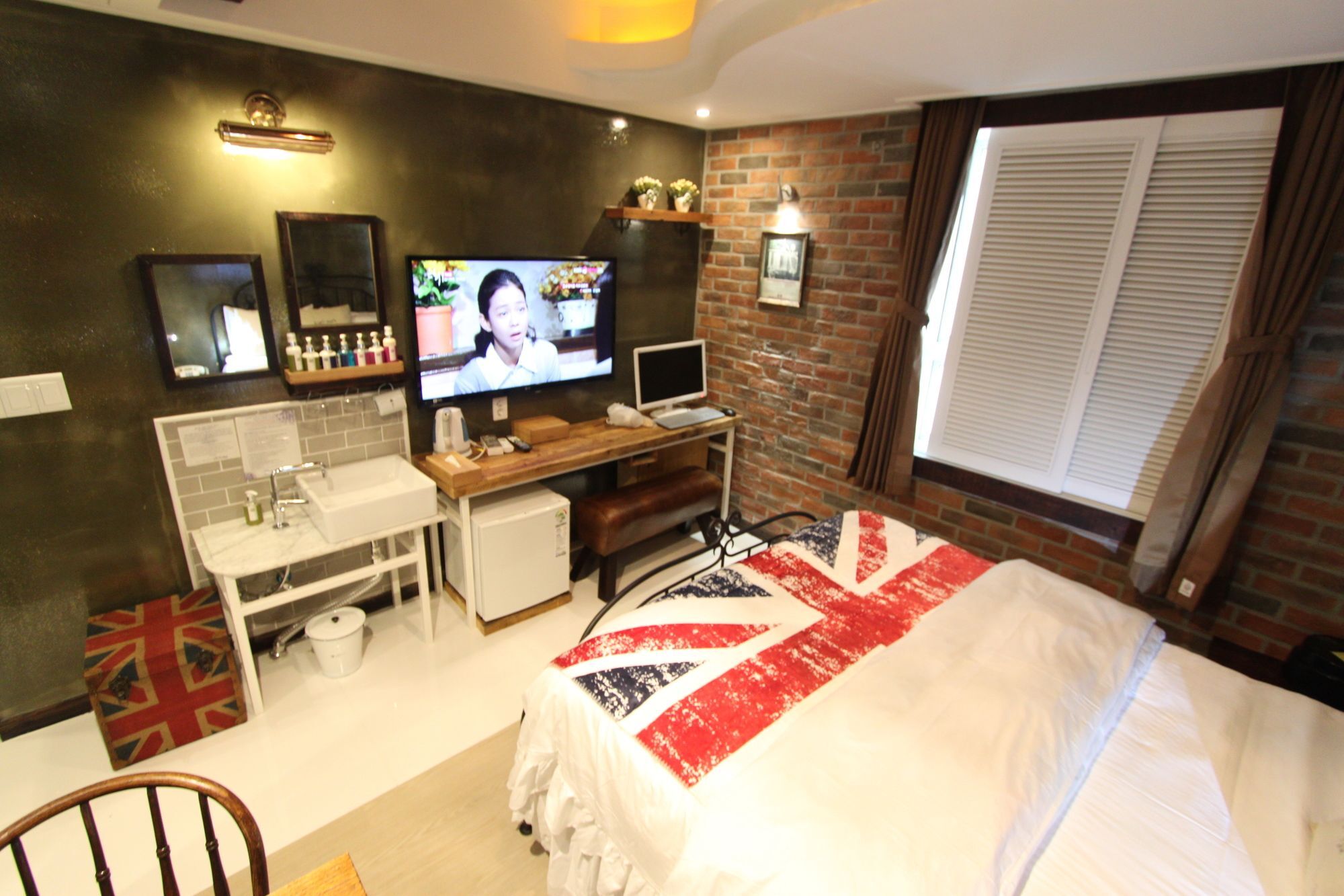 February Hotel Hwanggeum Тегу Екстер'єр фото